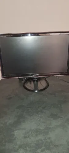 Monitor tv led sansung 22 pol hdmi USB antena vendo ou troco zap 99872.8294
