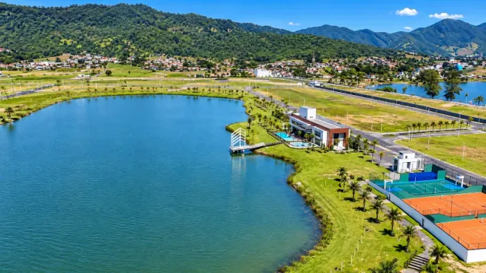 Terreno Frente Lago | 1.910 m² | Fly Ville - Governador Celso Ramos/SC