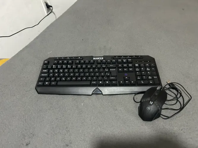 Kit gamer teclado e mouse mancer