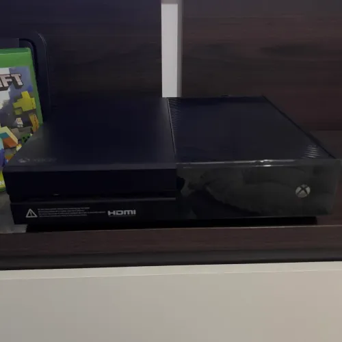 Xbox One (Muito conservado) + 2 Jogos