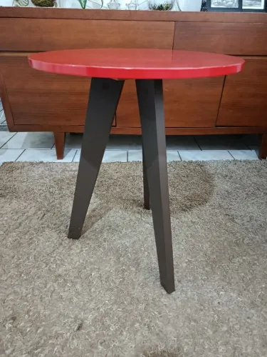 Mesa Lateral Retrô Redonda (50cm) - Tampo em Laca Vermelho Brilho