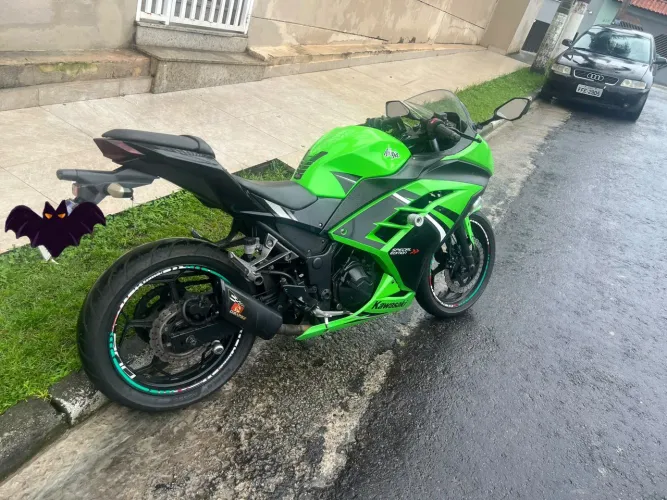 Ninja 300 ABS Edição especial