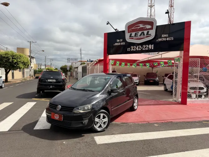 Volkswagen Fox 1.0 MI Total Flex 8V 5P 2013