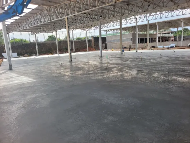 PISO EM CONCRETO POLIDO 