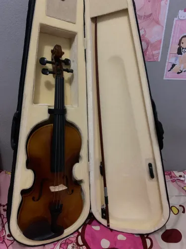 Violino acústico 4/4 pouco usado com estojo