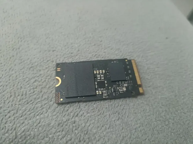 SAMSUNG M.2 2242 PCIe NVMe SSD 512 gb