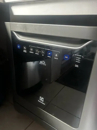 VENDE-SE LAVA-LOUÇAS ELECTROLUX ? 8 SERVIÇOS!