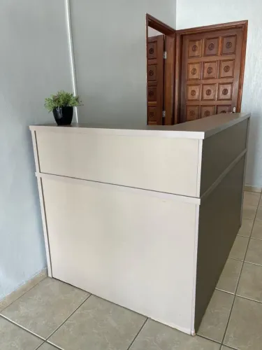 Vende-se Balcão para recepção 