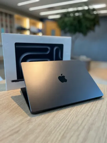 MacBook Pro M3 Max 1TB SSD | 36GB RAM 14.2 POL Preto - Seminovo