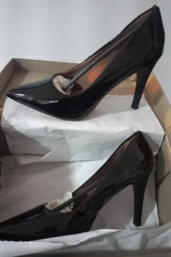 Scarpin Verniz preto e vermelho
