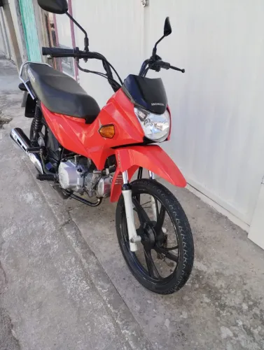Pop 2021 bem conservada , chama no zap *32 fala com papai