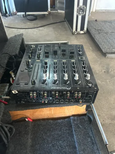 Mixer DJM 700 Pioneer 