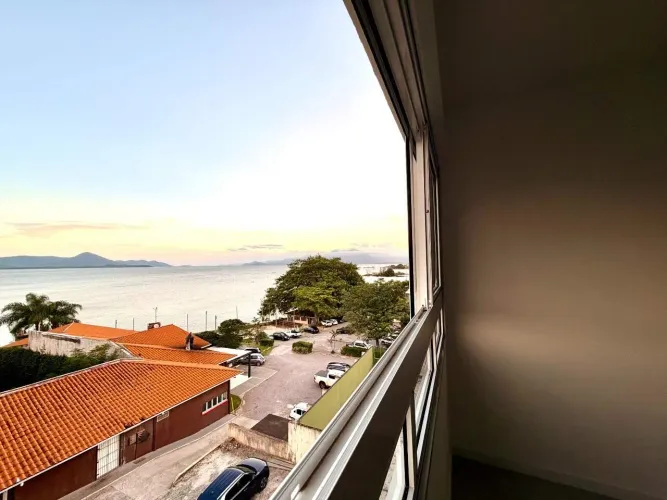 Studio à venda, 1 quarto, 1 vaga, Coqueiros - Florianópolis/SC