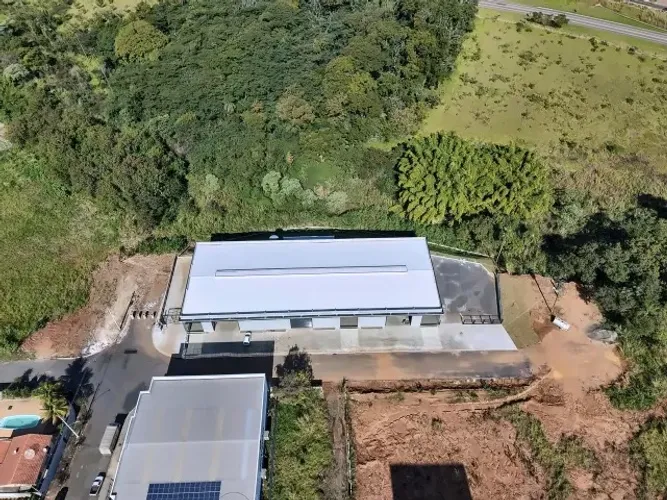 Galpão industrial para locação em Mogi Mirim - 2.100 m² e 3 docas