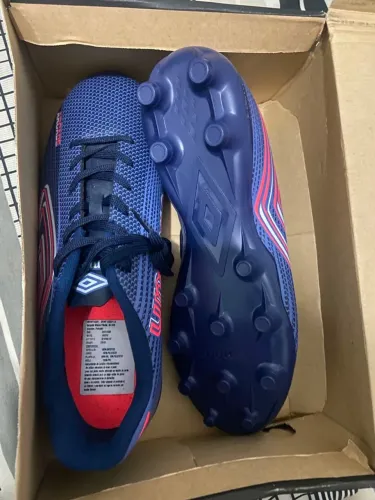 Chuteira Umbro Nova