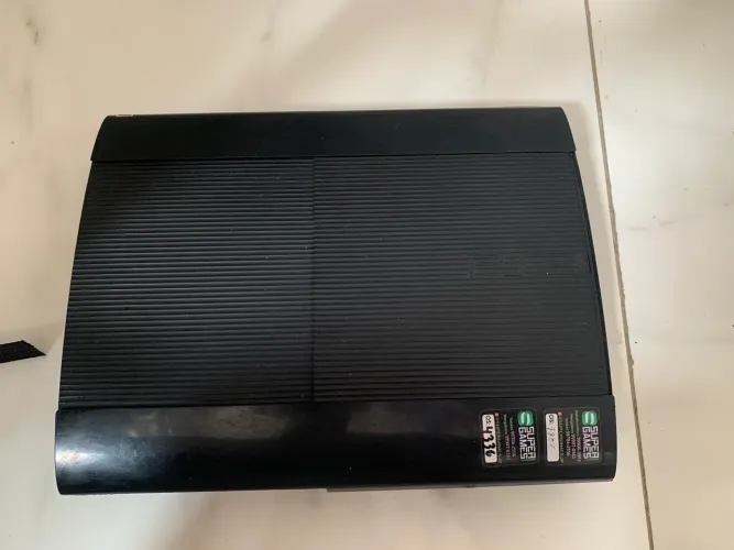 Vendo PS3 super slim (com defeito)