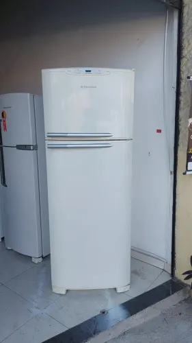 Geladeira Electrolux Frost Free Branca - Espaçosa e Econômica!