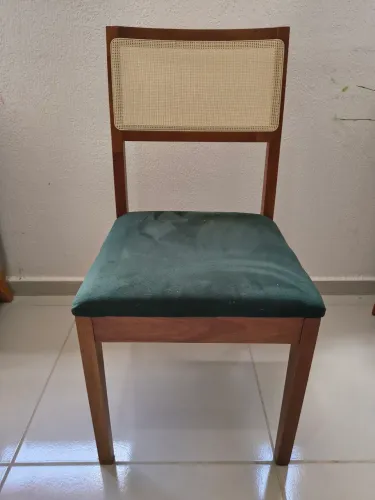 Oportunidade 4 Cadeiras por apenas 1050 