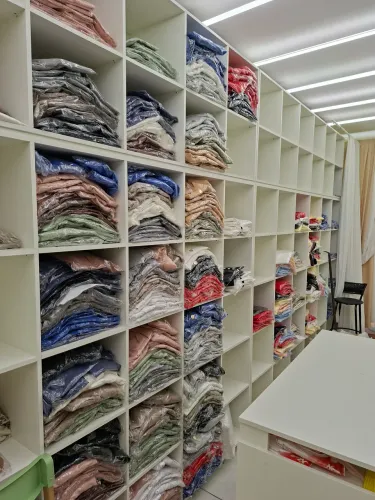 Armário Colmeia 100% Mdf (closet Lojas Roupas Expositor) Cor Branco Perfeita 5mt × 2mt 600