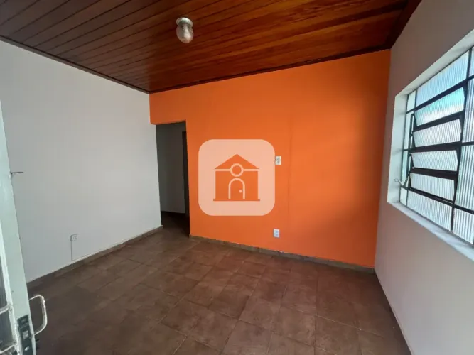 Casa para locação bairro Martins