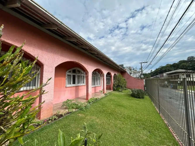 Casa Ampla e Pronta para Morar na Itoupava Norte Espaço e Localização!