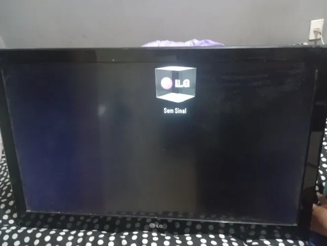 Vendo tv 32 ela n é smart 