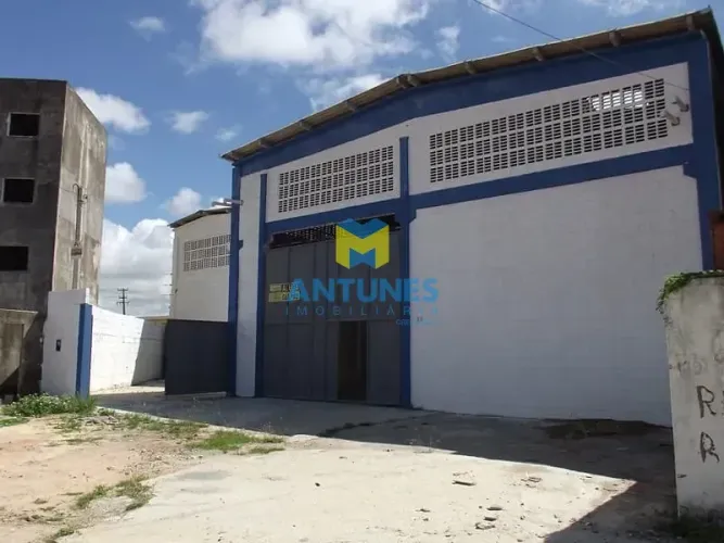 Alugue Galpão de 650m² em Barra de Jangada, com pé direito alto e piso de alta tonelagem