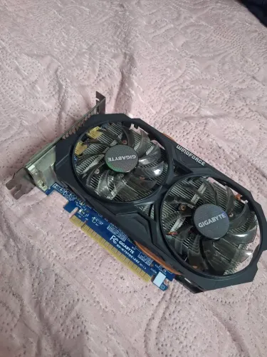 Placa de vídeo GTX 750 TI DDR5