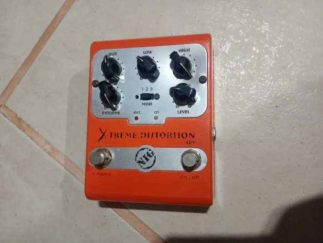 Pedal nig Xtreme distortion para guitarra