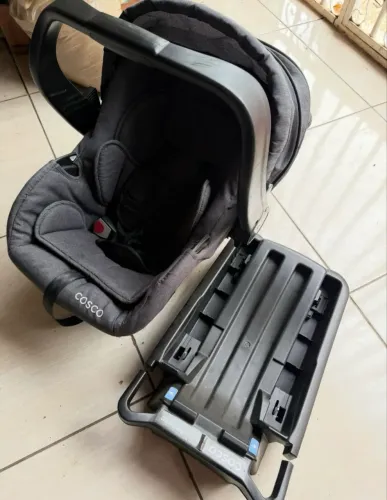 Bebê conforto cosco + base