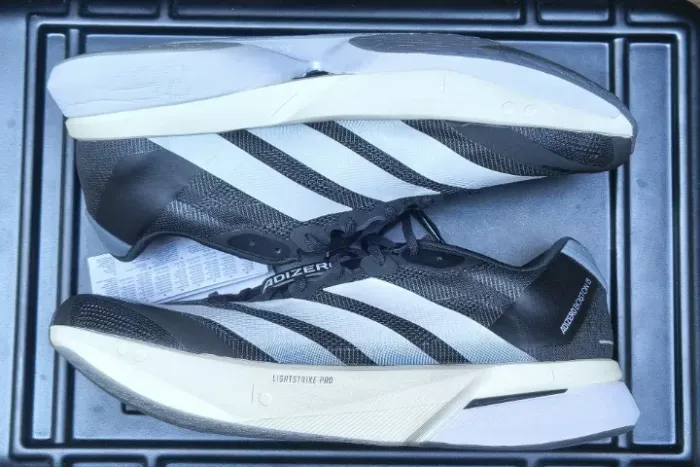 Adidas adizero boston 13 preto / branco br 43 eu 46