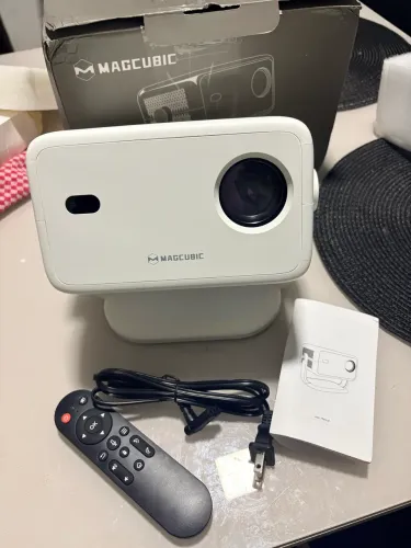 Projetor Magcubic L018 4k Hd Android 11 1080p Wifi6 650ansi Branco 127/220v