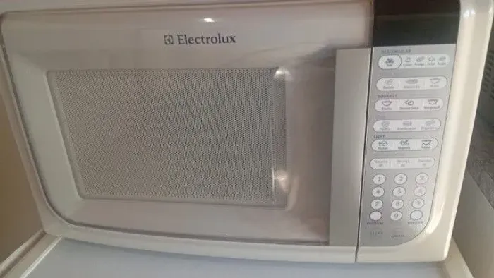MICROONDAS ELECTROLUX 31 LITROS 
