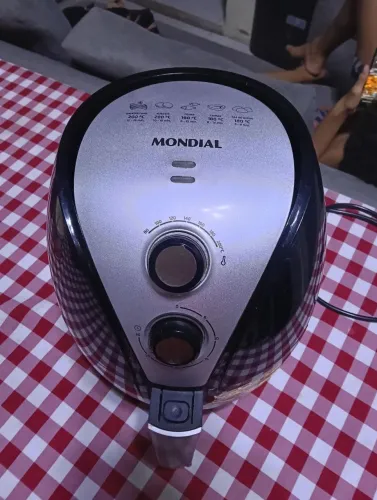 Vendo 3 Air fryer , cada uma no valor de R$80,00 reais