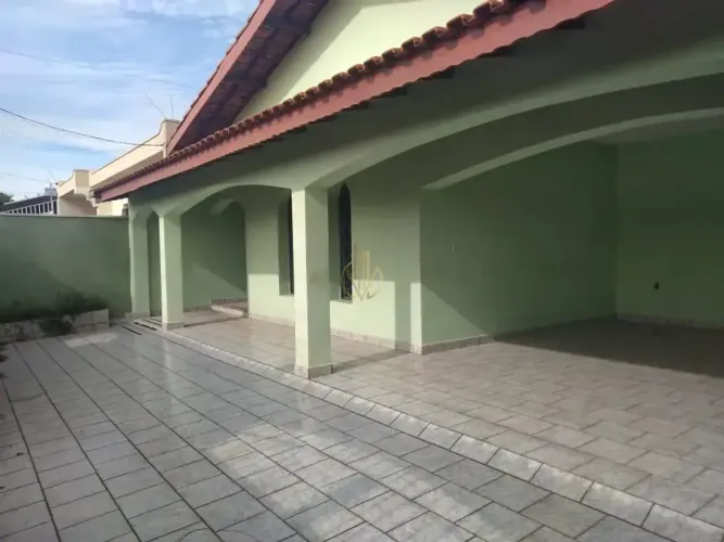 Casa à Venda no Jardim Presidente com 4 Quartos, Suíte e Área Gourmet Excelente Oportunid