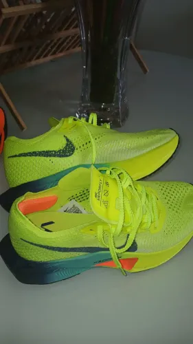 Nike Vaporfly n.40/41 novo sem uso!
