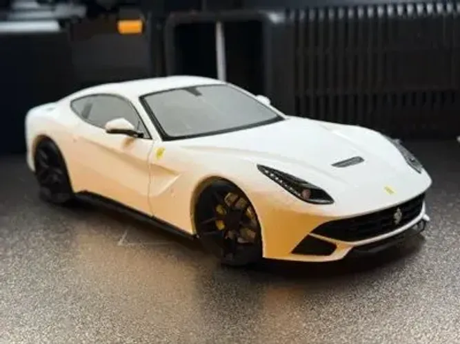 Miniatura ferrari f12 berlinetta Escala 1:24 - Impressão 3D