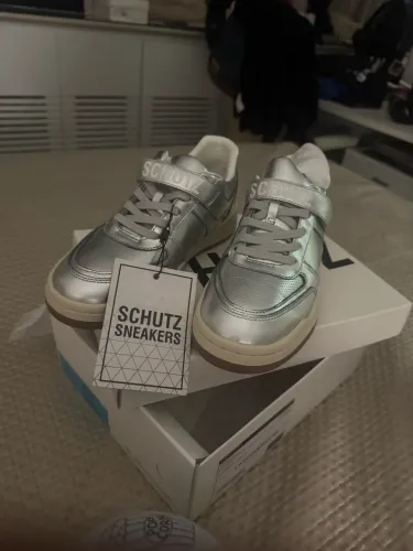 Tênis feminino Schutz 