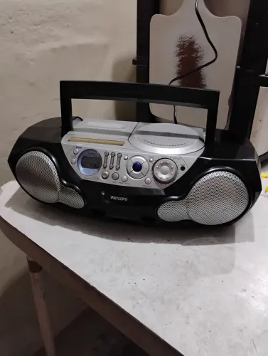 Radio Philips toca cd