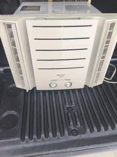 Ar condicionado Springer 7,500 BTUs 220w novinho já higienizado