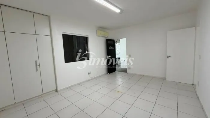 Salas/Ponto Comercial para Locação Anual, 120 m², 1 banheiro, 5 salas, São João, Itajaí-SC