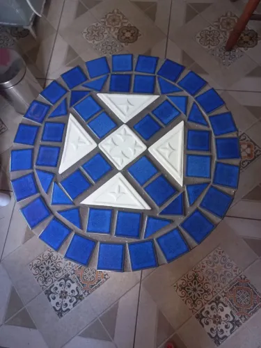 Mesa de canto mosaico