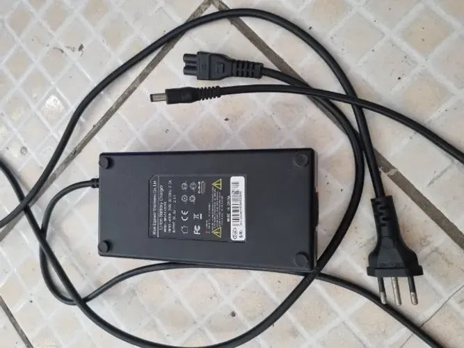 Carregador para bicicleta elétrica LEV Cruiser 48v original