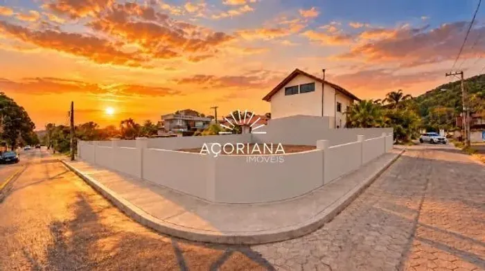 Terreno de Esquina para Alugar no Campeche com 360m² e Viabilidade Comercial