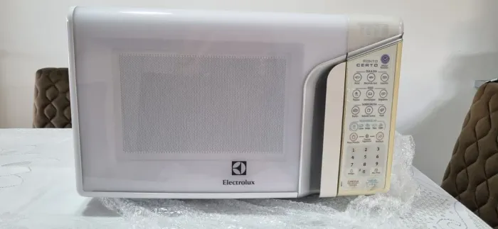 Micro ondas em perfeito estado.