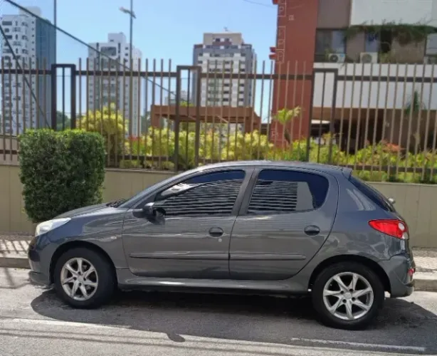 Peugeot 207 XR 1.4 Flex 8V 5P 2012