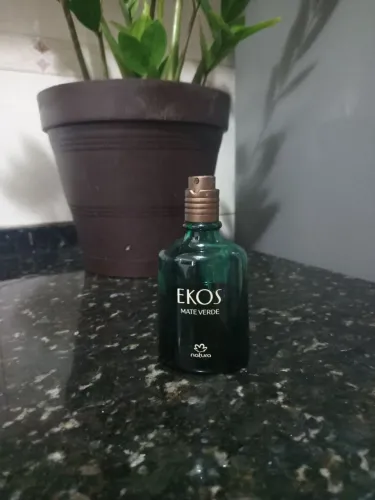 Natura Ekos Mate verde perfume