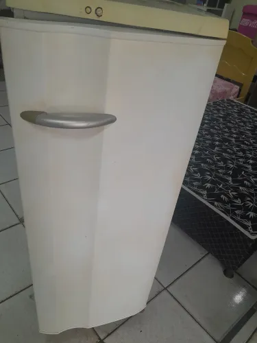 GELADEIRA ELECTROLUX PEQUENA