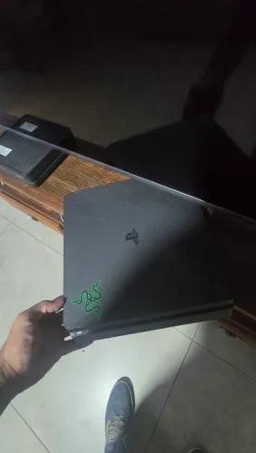 PlayStation 4 slin