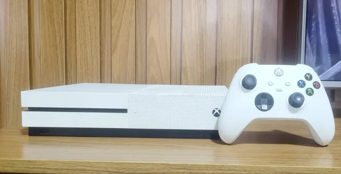 Xbox one s 1 terá de memória + Controle xbox series s ( NÃO CAIU EM GOLPES )